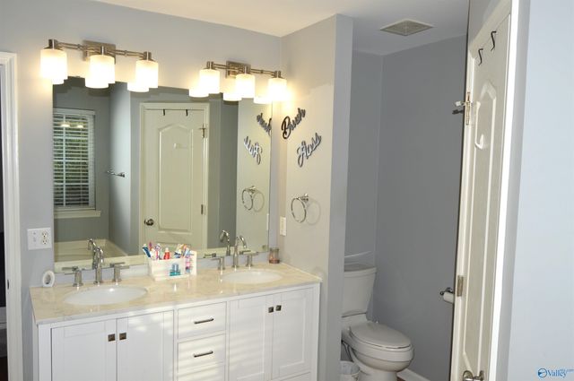 608 Wade Road SE, Owens Cross Roads, AL 35763