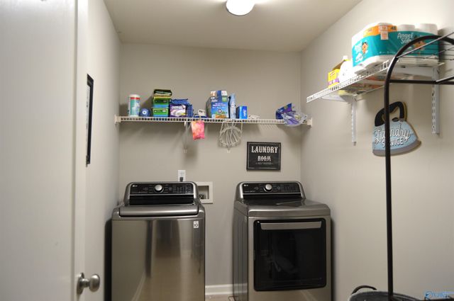 608 Wade Road SE, Owens Cross Roads, AL 35763
