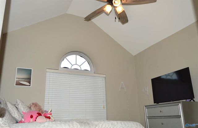 608 Wade Road SE, Owens Cross Roads, AL 35763