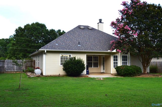 608 Wade Road SE, Owens Cross Roads, AL 35763