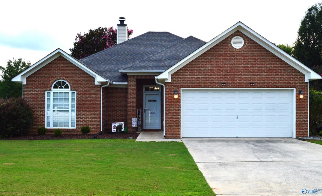 608 Wade Road SE, Owens Cross Roads, AL 35763