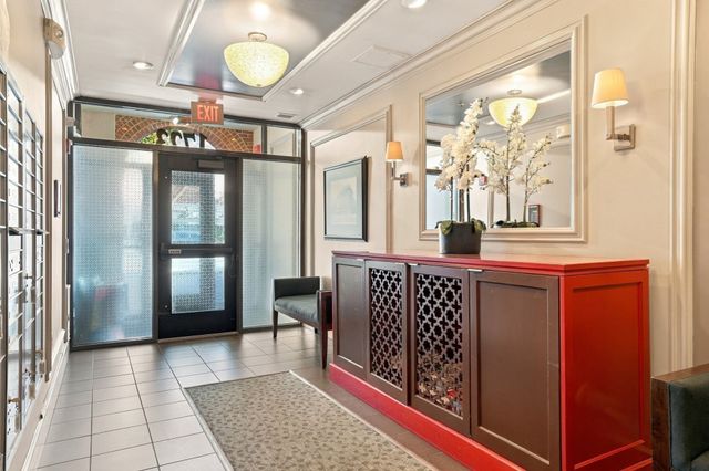 1723 Washington St. 411, Boston, MA 02118