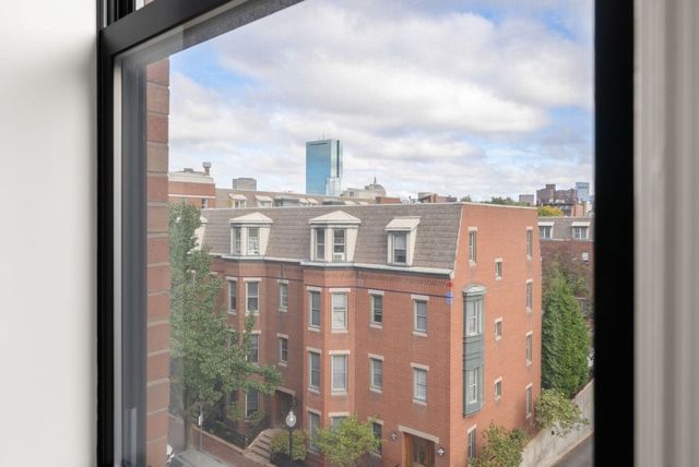 1723 Washington St. 411, Boston, MA 02118