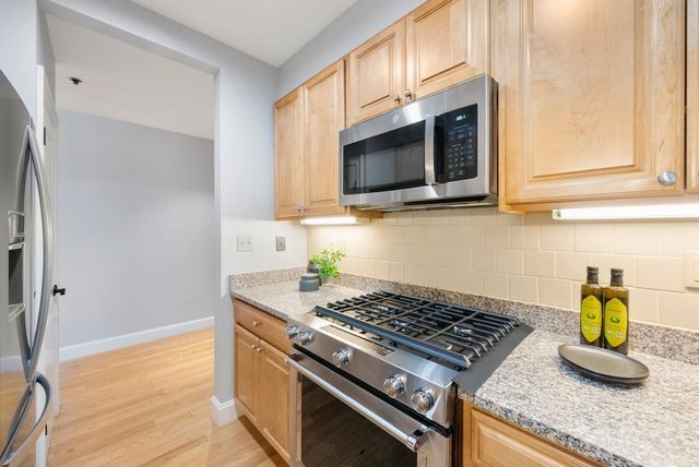 1723 Washington St. 411, Boston, MA 02118