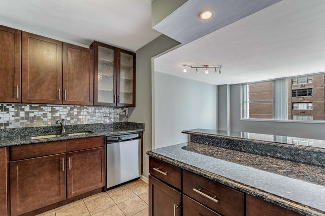 6301 N SHERIDAN Road 16C, Chicago, IL 60660