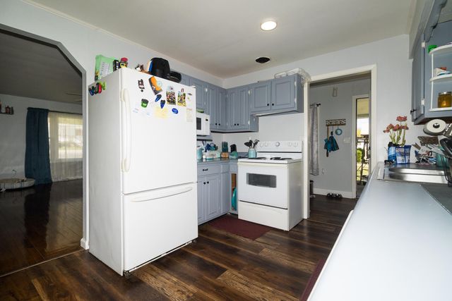 584 Kentucky 36, Frenchburg, KY 40322