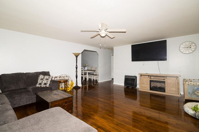 584 Kentucky 36, Frenchburg, KY 40322