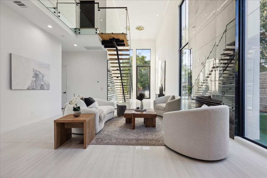 3828 Eaton Drive, Dallas, TX 75220