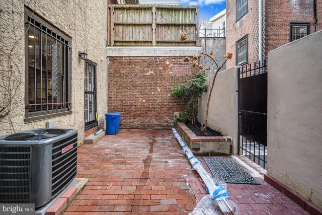 1629 WAVERLY ST, Philadelphia, PA 19146