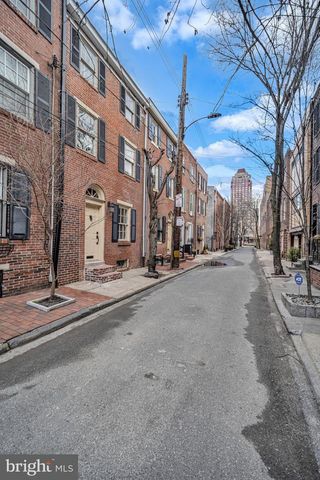 1629 WAVERLY ST, Philadelphia, PA 19146