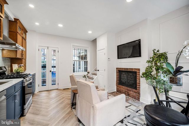 1629 WAVERLY ST, Philadelphia, PA 19146