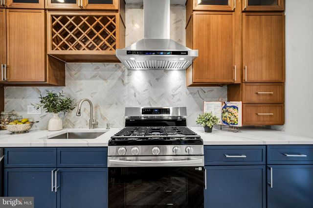 1629 WAVERLY ST, Philadelphia, PA 19146