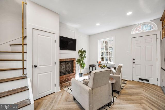 1629 WAVERLY ST, Philadelphia, PA 19146