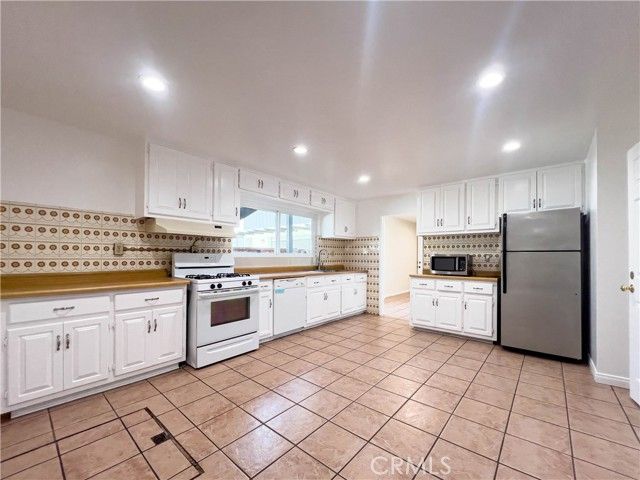 1522 5th Avenue, Los Angeles, CA 90019