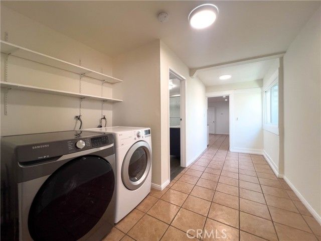 1522 5th Avenue, Los Angeles, CA 90019