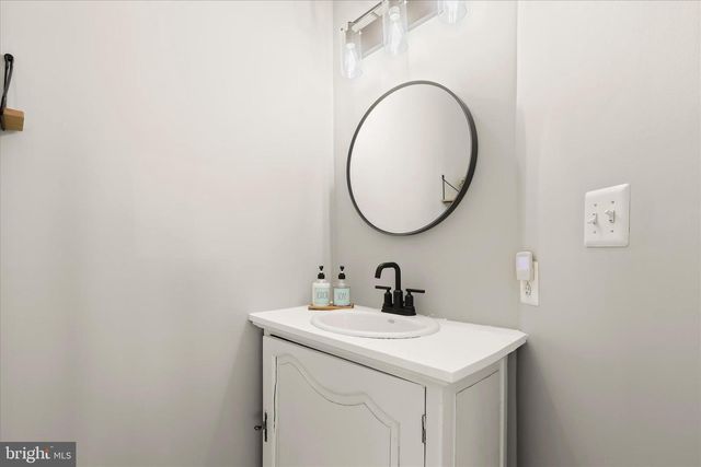 239 BISHOPS GLEN DR, Frederick, MD 21702