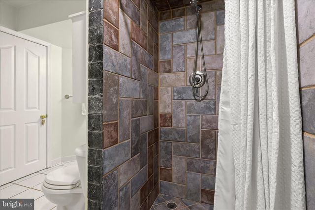239 BISHOPS GLEN DR, Frederick, MD 21702