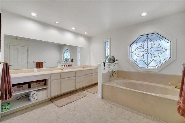 13036 Lake Wildwood Dr, Penn Valley, CA 95946