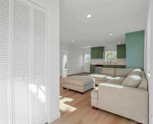 14320 Osborne, Panorama City, CA 91402