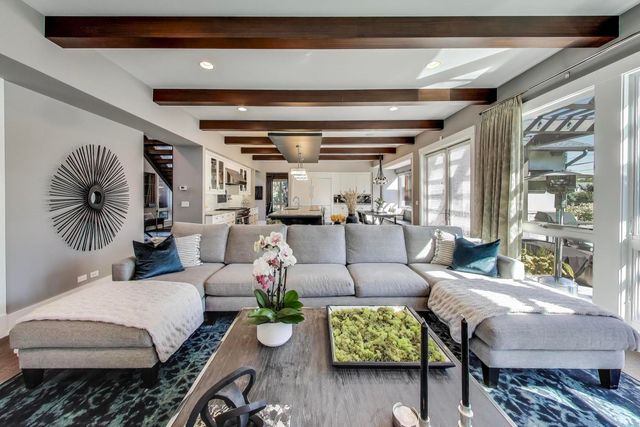 1431 Meadow Lane, Glenview, IL 60025