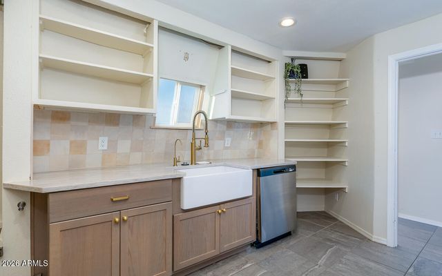 3115 W CAVEDALE Drive, Phoenix, AZ 85083