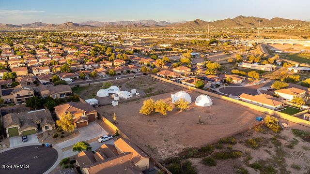 3115 W CAVEDALE Drive, Phoenix, AZ 85083