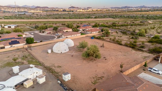 3115 W CAVEDALE Drive, Phoenix, AZ 85083