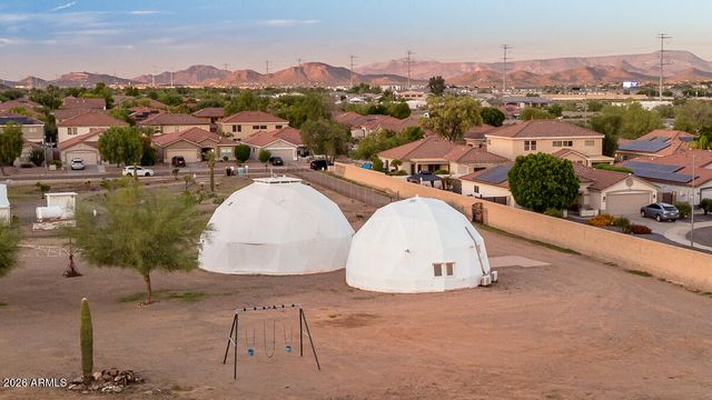 3115 W CAVEDALE Drive, Phoenix, AZ 85083