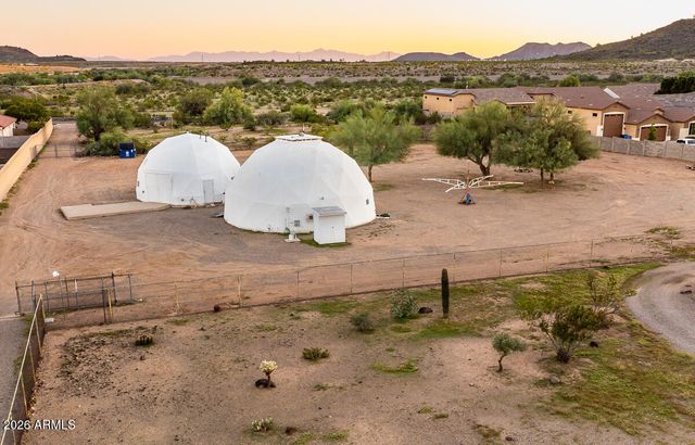 3115 W CAVEDALE Drive, Phoenix, AZ 85083