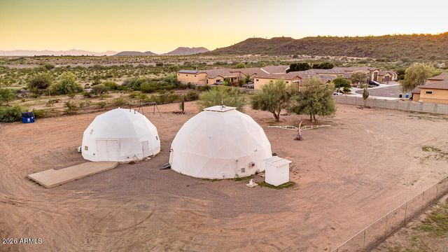 3115 W CAVEDALE Drive, Phoenix, AZ 85083