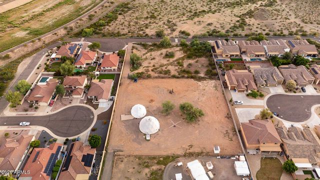 3115 W CAVEDALE Drive, Phoenix, AZ 85083