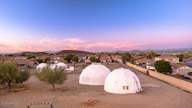 3115 W CAVEDALE Drive, Phoenix, AZ 85083