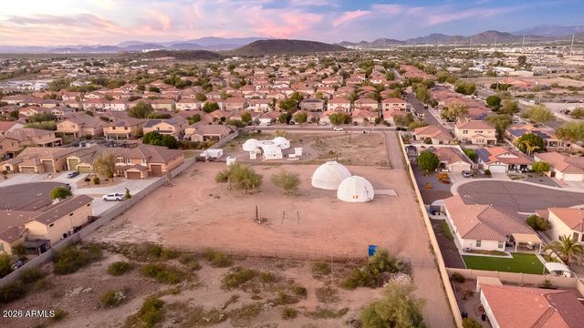 3115 W CAVEDALE Drive, Phoenix, AZ 85083