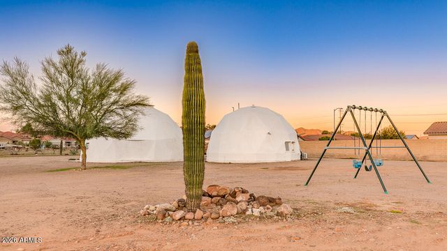 3115 W CAVEDALE Drive, Phoenix, AZ 85083