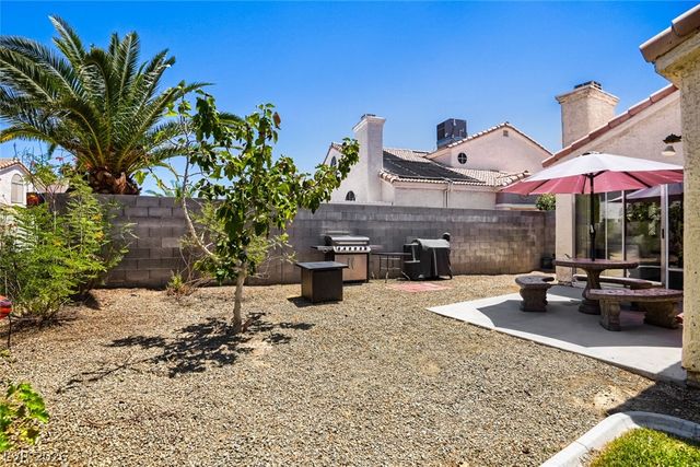 7099 Shadow Crest Drive, Las Vegas, NV 89119
