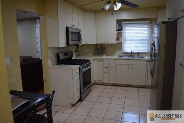 48 Baier Avenue, Somerset, NJ 08873