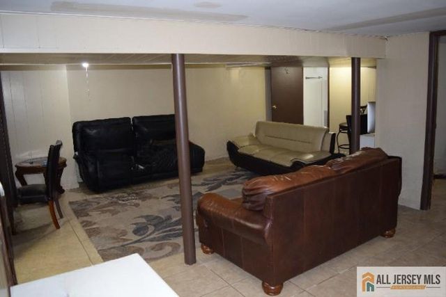 48 Baier Avenue, Somerset, NJ 08873