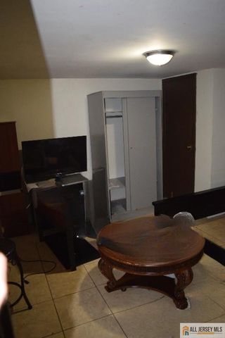 48 Baier Avenue, Somerset, NJ 08873