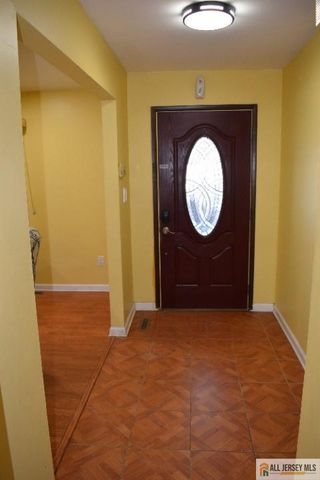 48 Baier Avenue, Somerset, NJ 08873