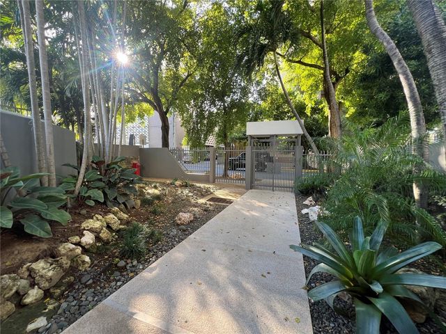 81 KINGS COURT 15A, San Juan, PR 00911