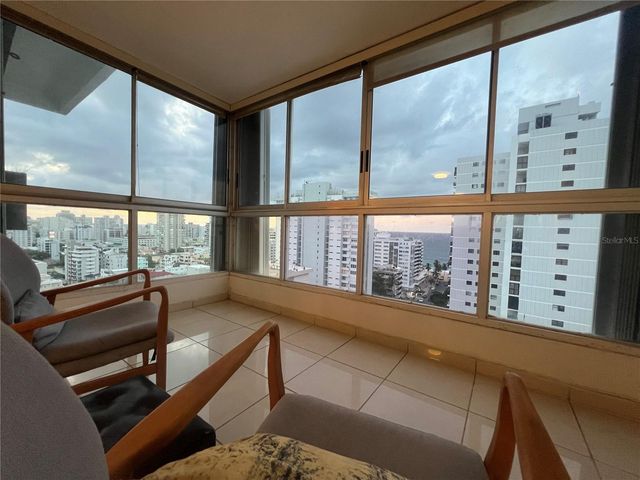 81 KINGS COURT 15A, San Juan, PR 00911