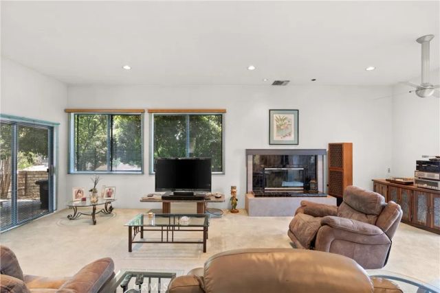 3654 4th Avenue, La Crescenta, CA 91214