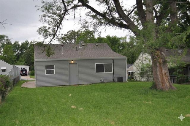 5149 Crest Drive, Kansas City, KS 66106