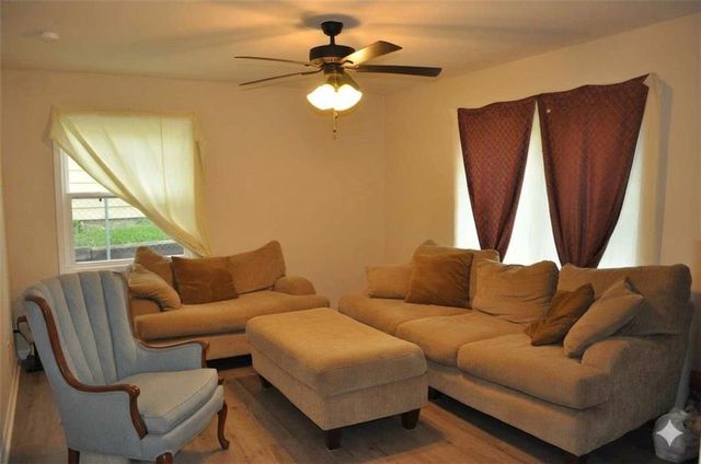 5149 Crest Drive, Kansas City, KS 66106