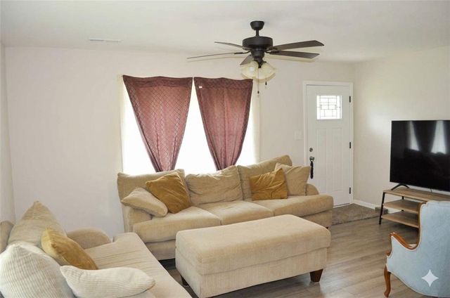 5149 Crest Drive, Kansas City, KS 66106