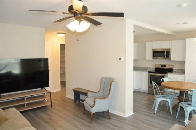 5149 Crest Drive, Kansas City, KS 66106