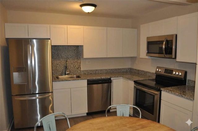 5149 Crest Drive, Kansas City, KS 66106