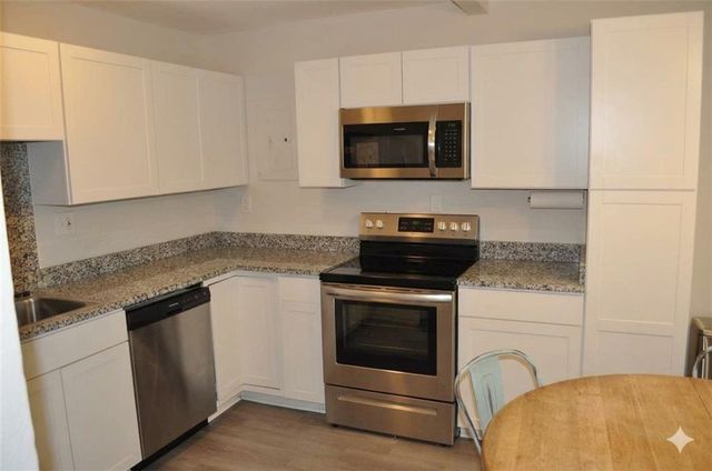 5149 Crest Drive, Kansas City, KS 66106