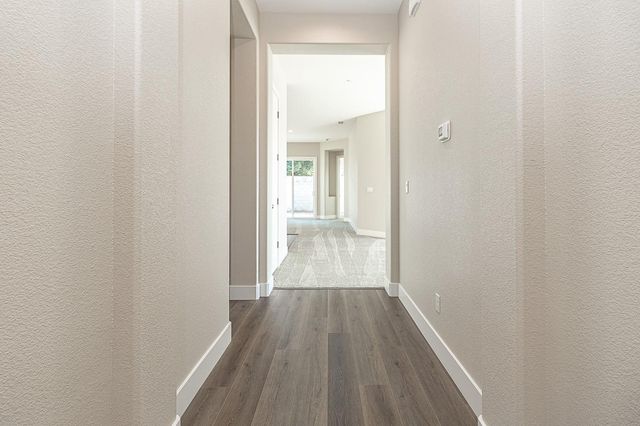 901 Meadowlands Dr, Oakdale, CA 95361