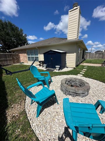 2211 Beacon Light Lane, Fresno, TX 77545